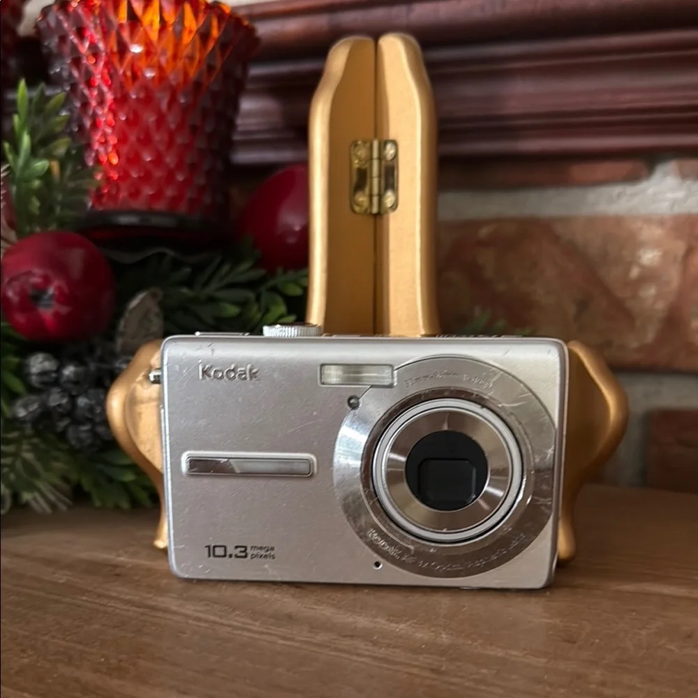 Kodak Easyshare M1063 10.3 MP Digital Camera with 3xOptical Zoom (Silver)FINAL